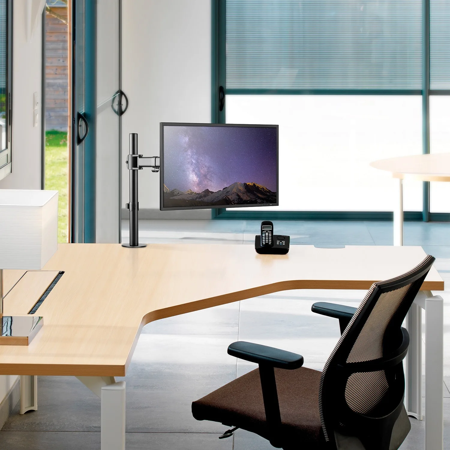 Soporte  para Monitor  13 ″ a 27 ”-  con Brazo - 8kg
