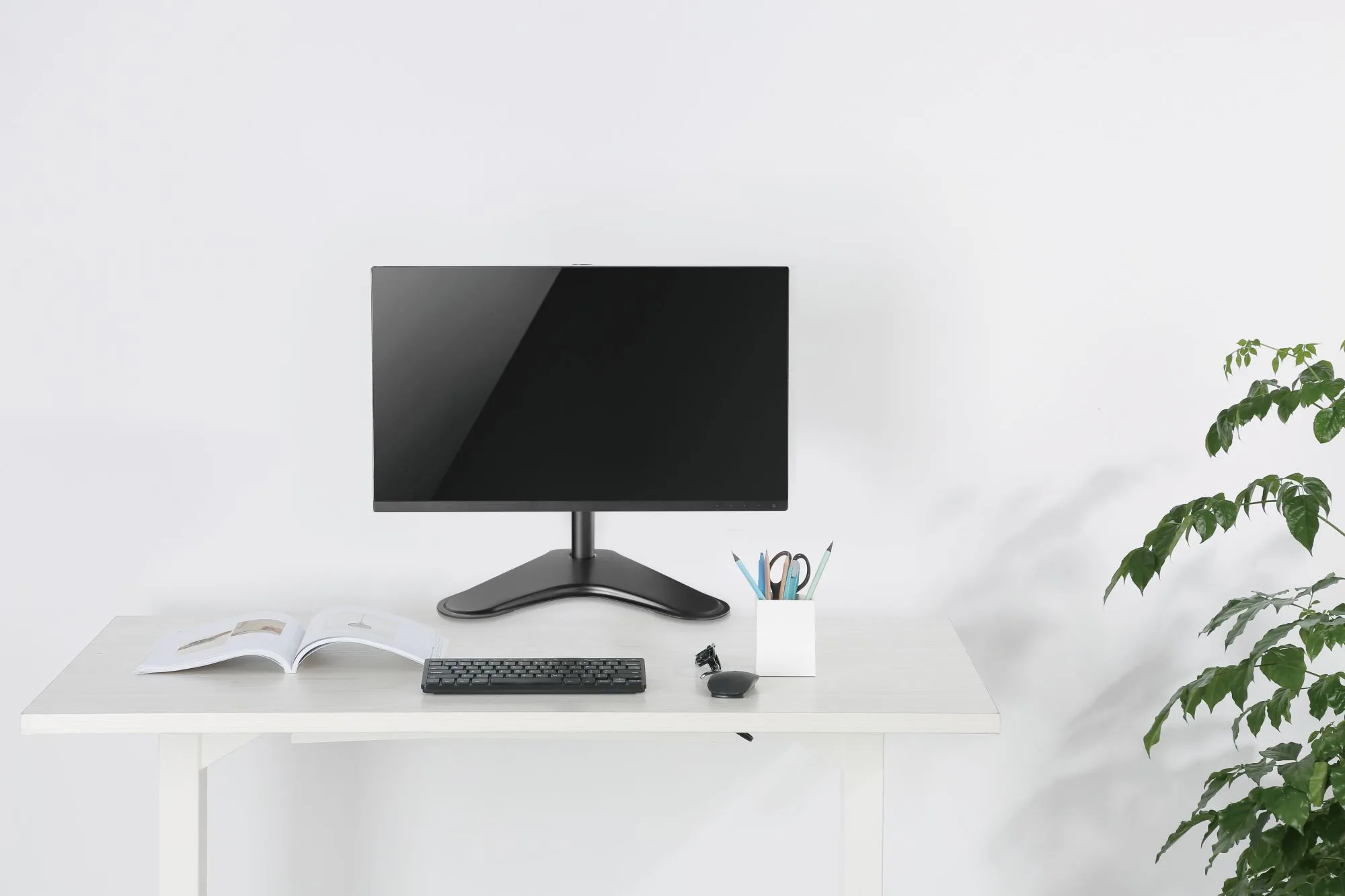 Soporte con Base para Monitor  13″ ~ 32” -  8kg  360°  SBRM710  Brasforma