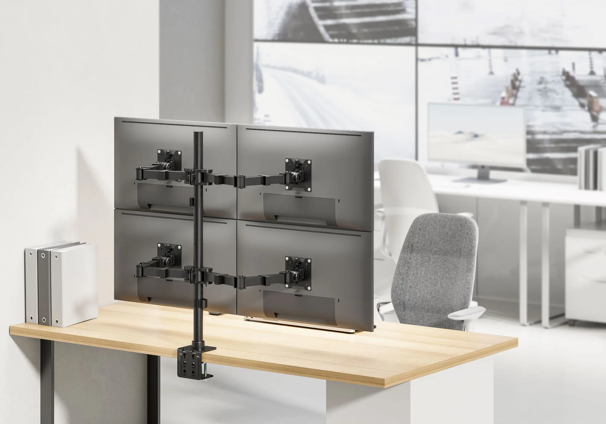 Soporte para 4 Monitores  de Alta Carga  17" a 35"  60kg  SBRM741 - Brasforma